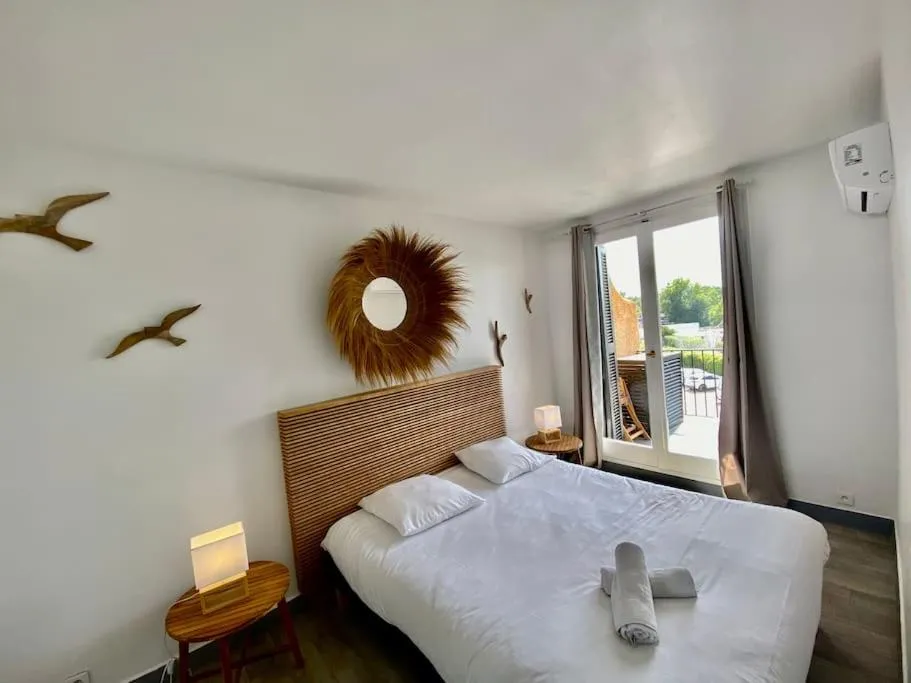 Image 2 of MarinesAppartement, 2min Plage, accès direct port