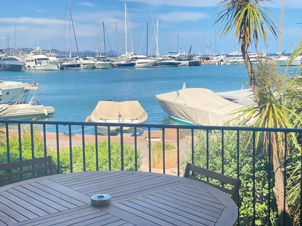 Image of MarinesAppartement, Le quai Tropézien marina