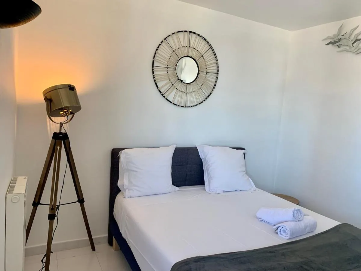Image 4 of MarinesAppartement-Yachts view, 100m Beach, Fiber Wifi High speed