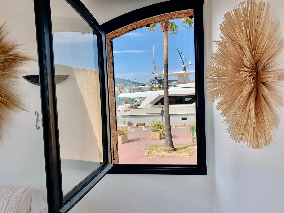 Image 3 of MarinesAppartement-Yachts view, 100m Beach, Fiber Wifi High speed