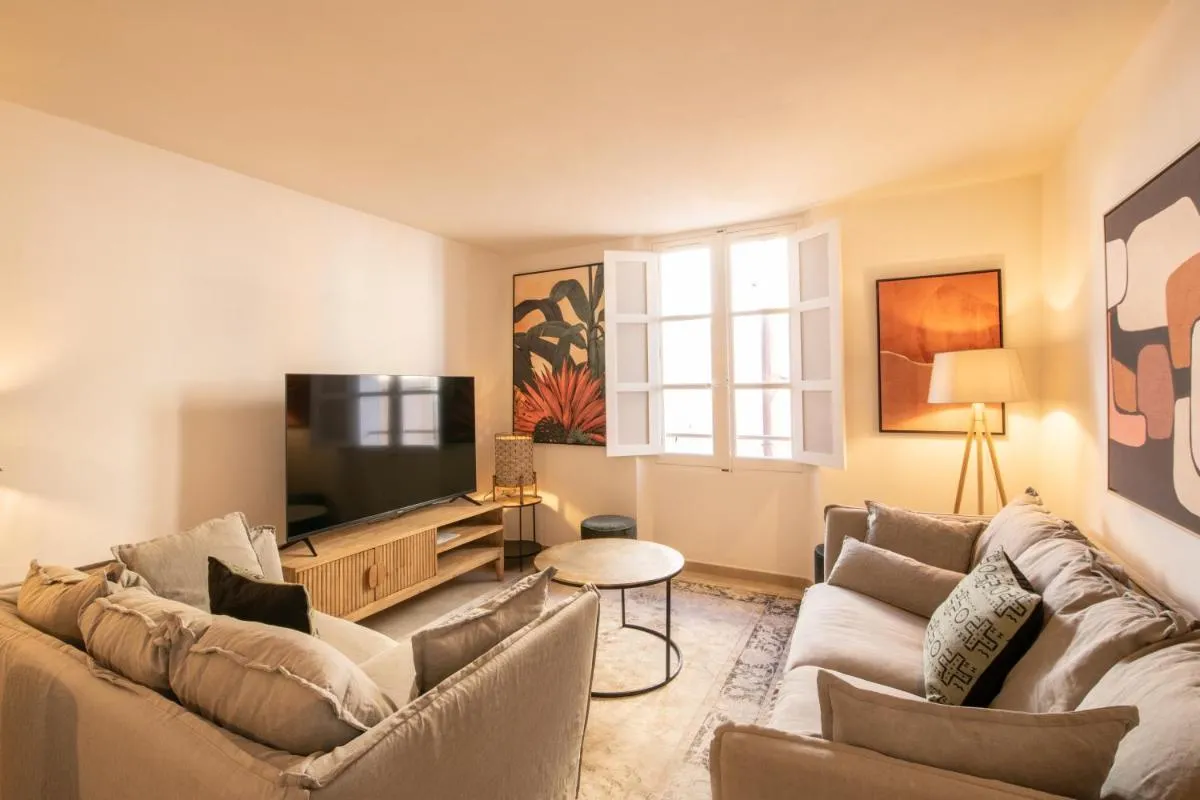 Image 1 of Pick A Flat’s Townhouse in Saint-Tropez – Rue du Portail Neuf