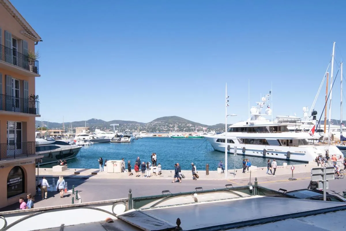 Image 1 of RARE! Appartement, 100m2, Climatisé – Port de Saint-Tropez