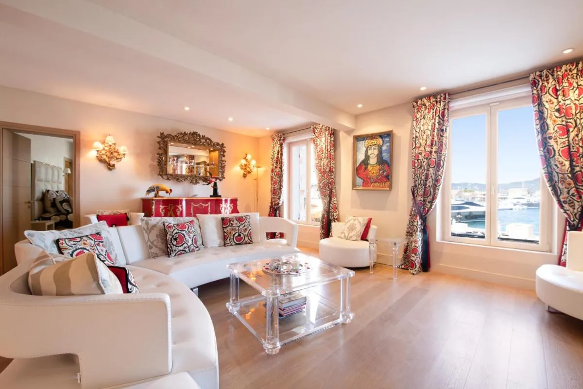 Image 4 of RARE! Appartement, 100m2, Climatisé – Port de Saint-Tropez