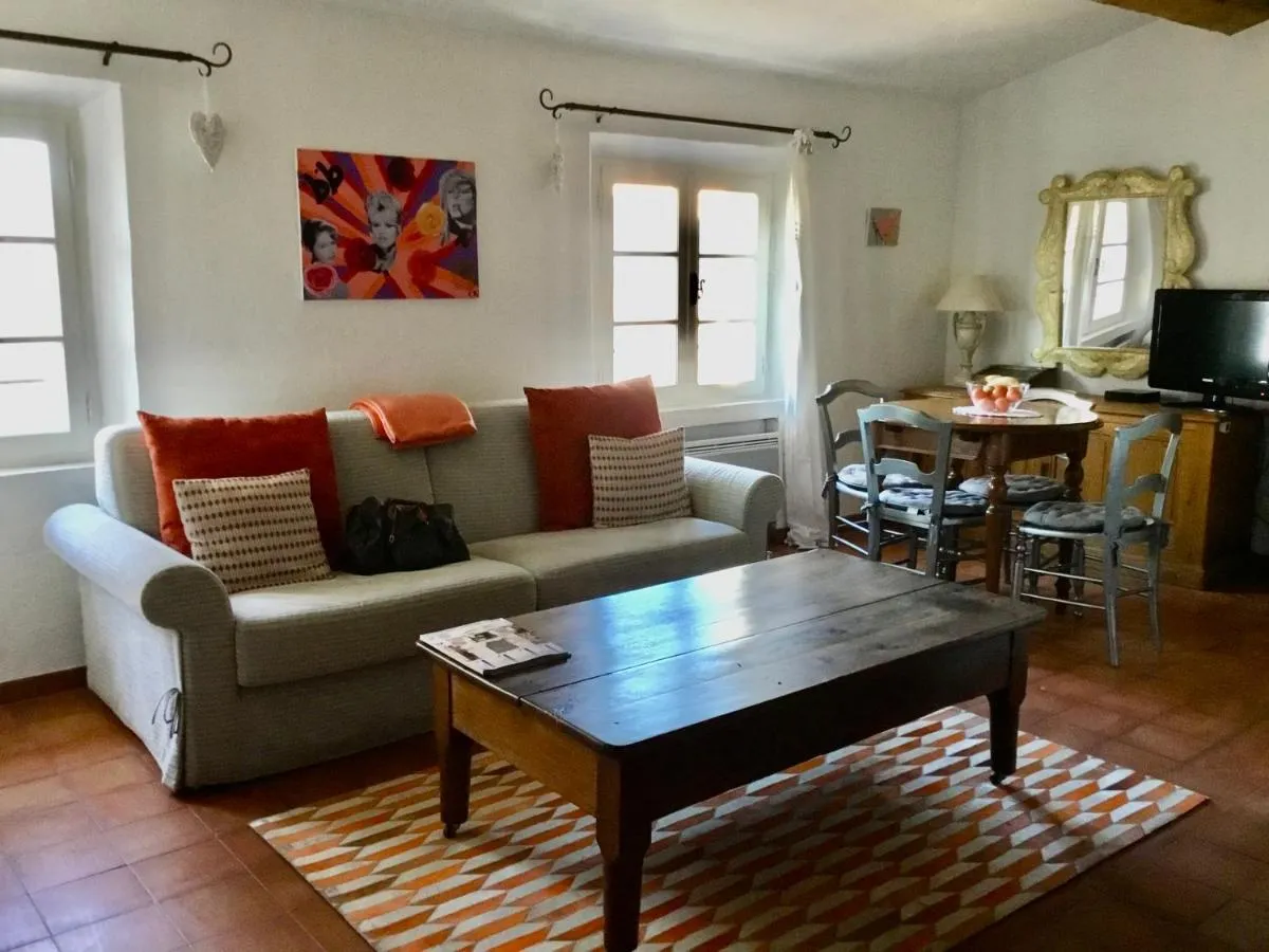 Image 5 of Ravissant studio climatisé Gambetta Miséricorde au cœur de Saint-Tropez
