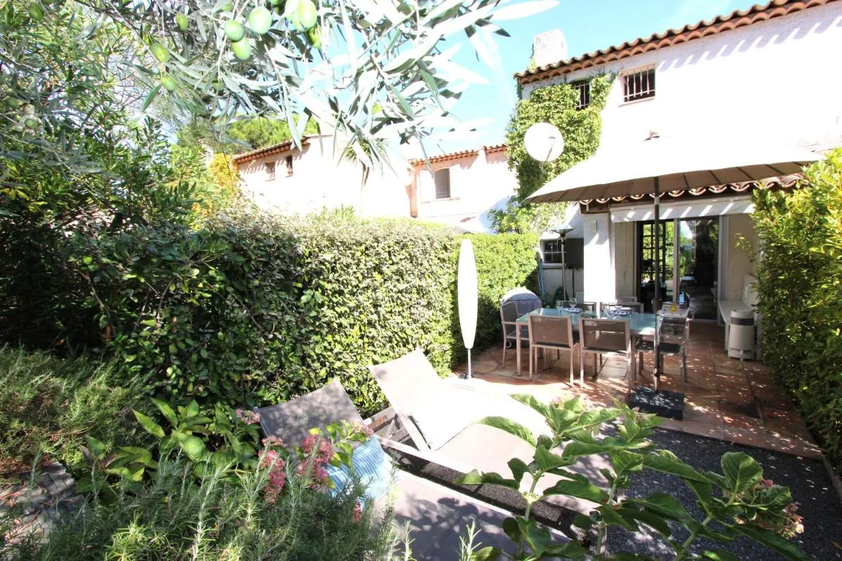 Image 1 of Saint-Tropez walking distance, sea view house