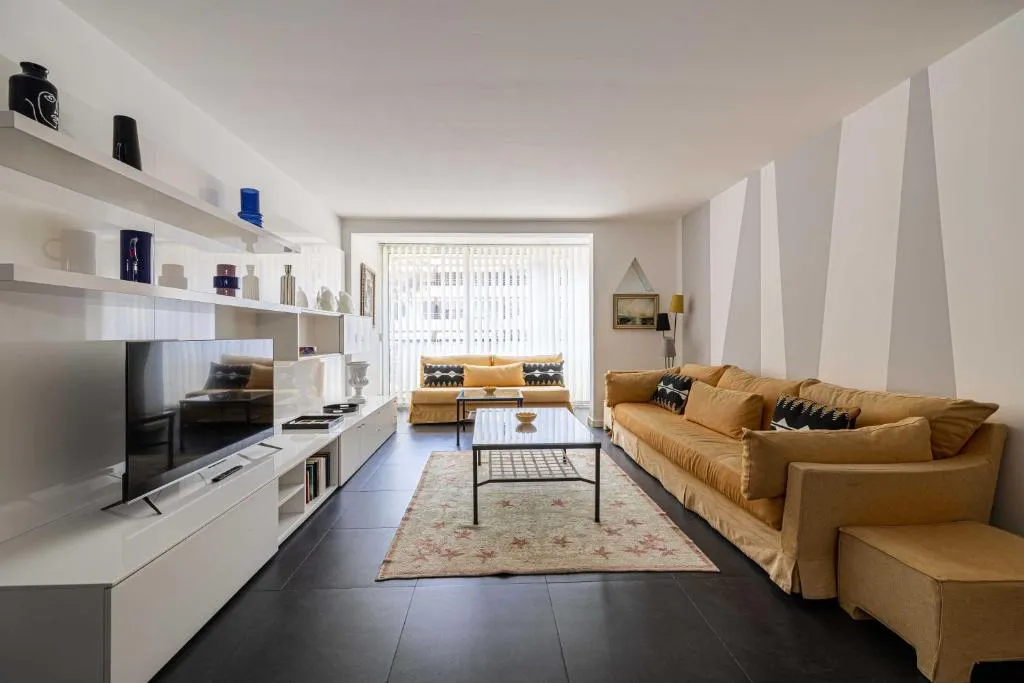 Image of Splendid flat in the heart of Saint Tropez with Parking 2BR 6p