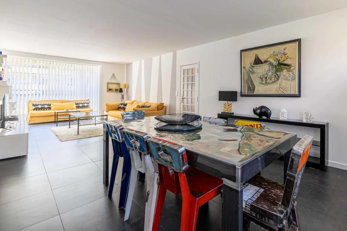 Image 2 of Splendid flat in the heart of Saint Tropez with Parking 2BR 6p