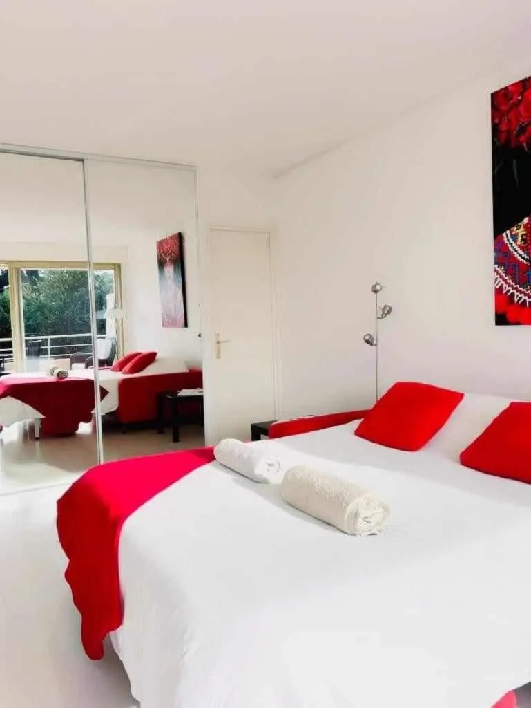 Image 2 of Studio RED MASTER