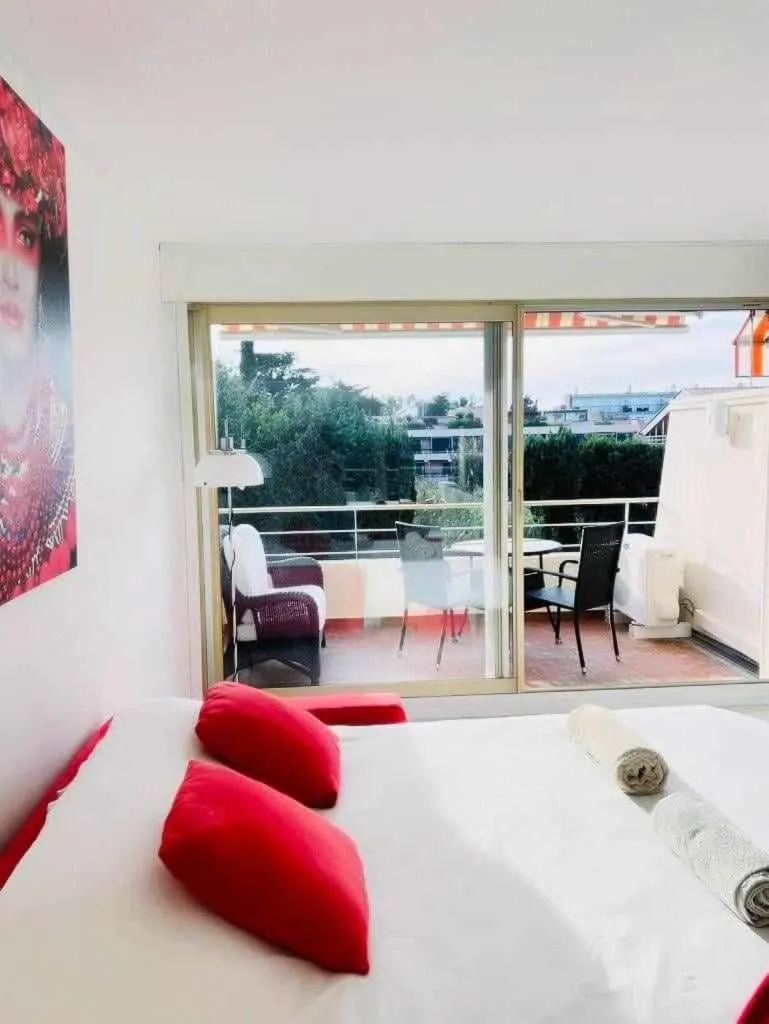 Image 5 of Studio RED MASTER