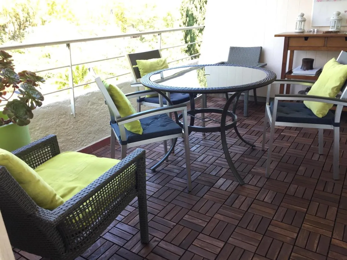 Image 2 of Studio centre Saint Tropez parking piscine wifi vue mer