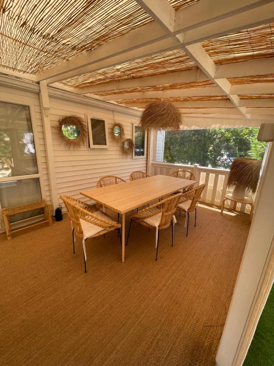 Image 1 of Superbe Bungalow sur la plage de Pampelonne Ramatuelle