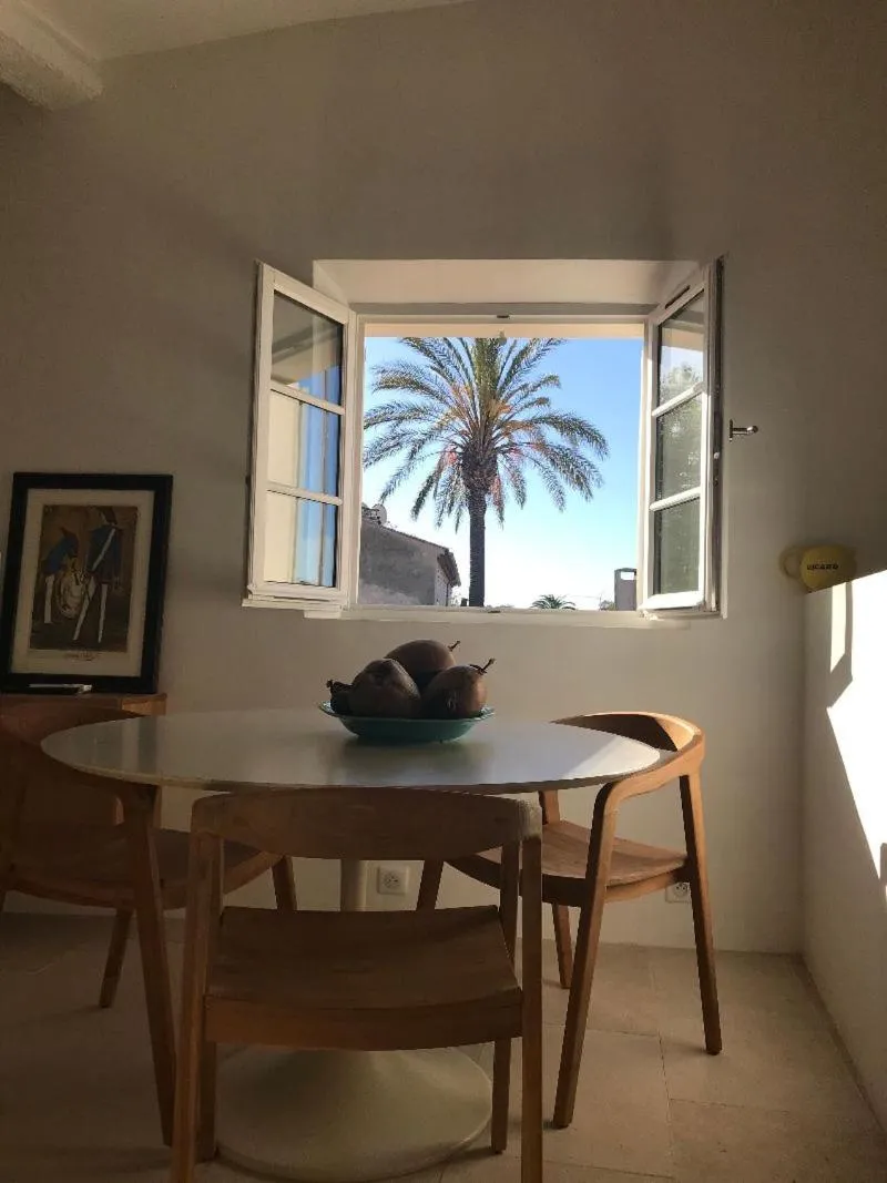 Image 3 of VILLAGE – DUPLEX lumineux avec vue magnifique sur les toits