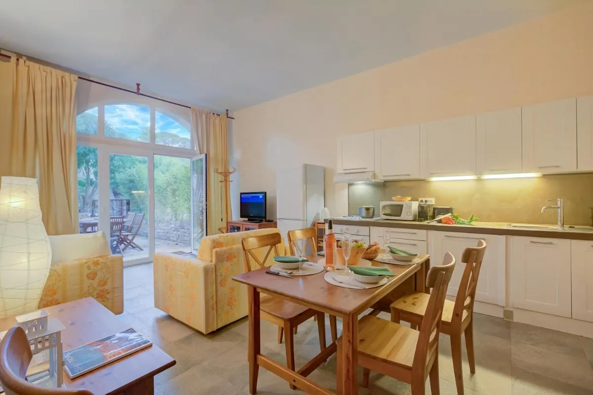 Image 3 of Villa Azzurra Front Beach – Happy Rentals