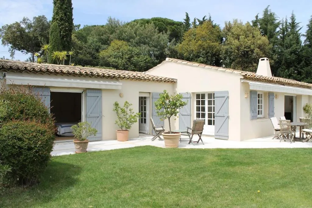Image 2 of Villa de plein pied pour 8 personnes à Gassin
