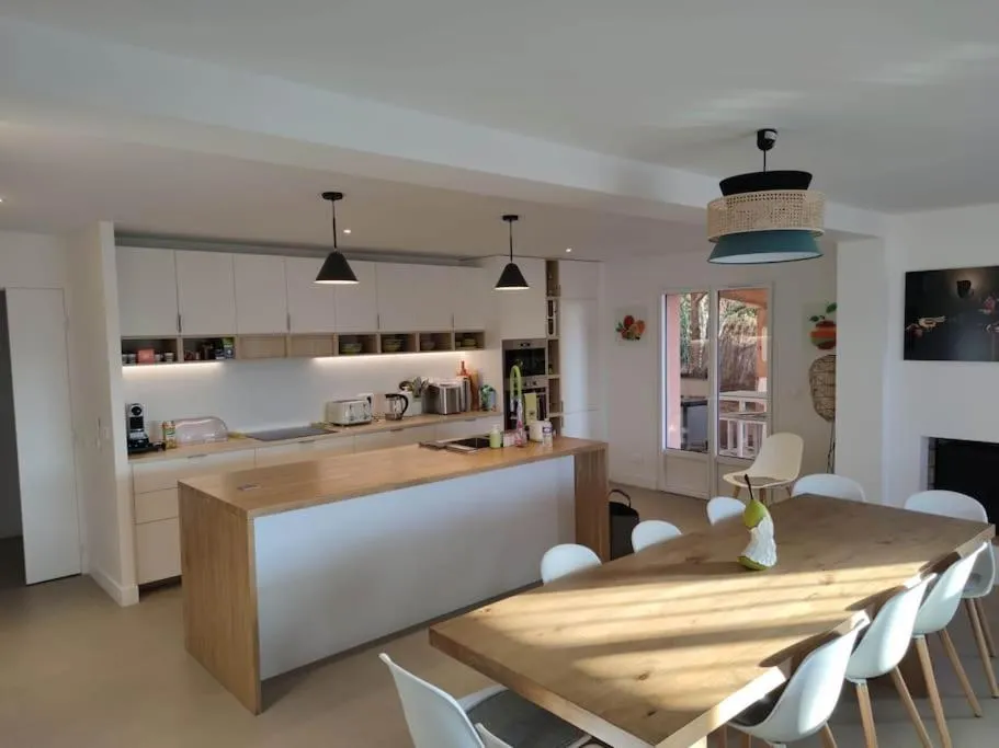 Image 6 of Villa rose