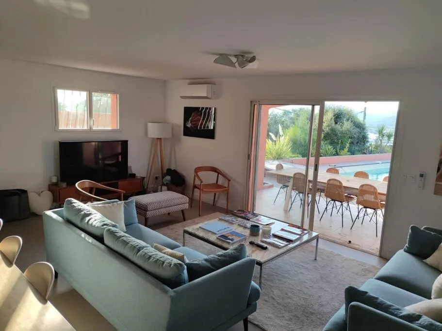 Image 3 of Villa rose
