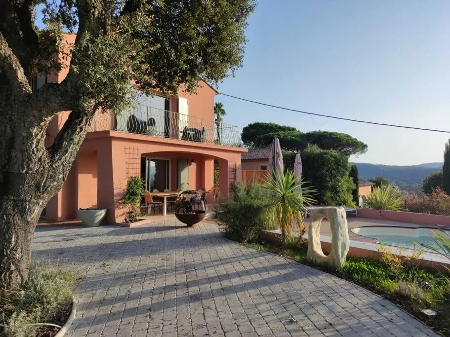 Image 2 of Villa rose
