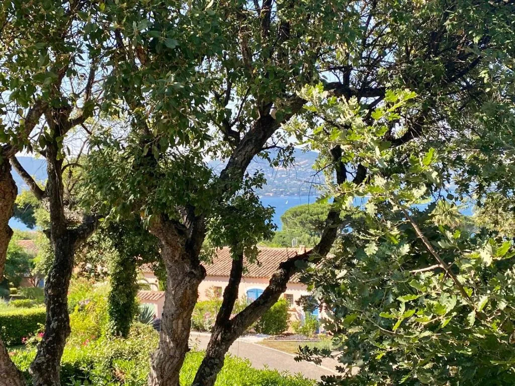 Image of Villa vue mer donnant sur le Golfe de St Tropez, 2 chambres, 6 pers, piscine commune