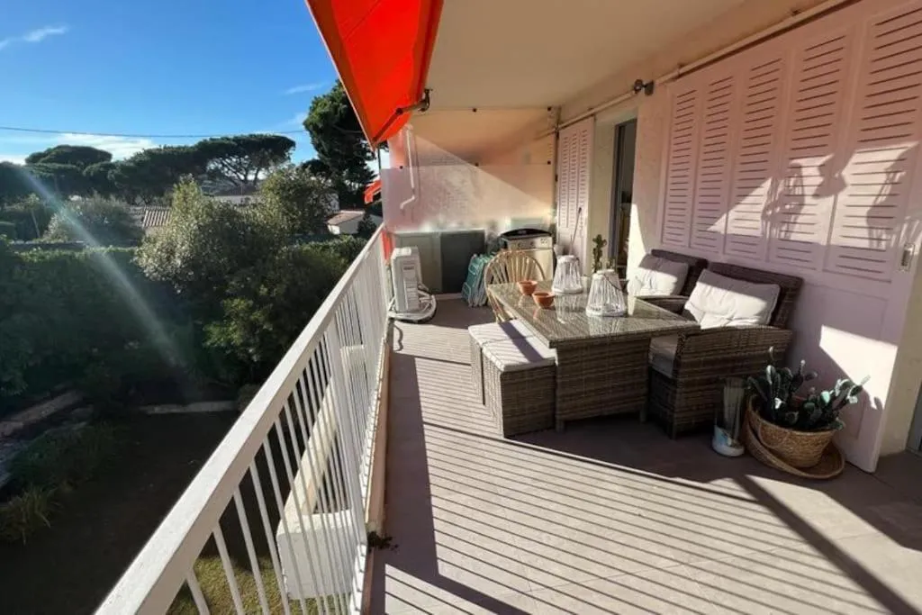Image 2 of appt St Tropez ,magnifique T2, piscine ,terrasse, emplacement ideal ,front de mer,