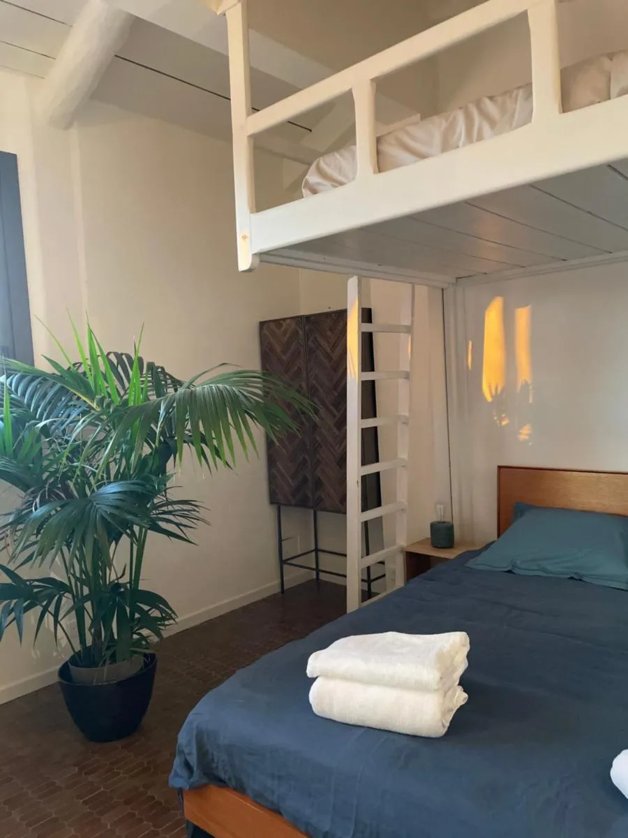 Image 6 of sous les toits de st tropez