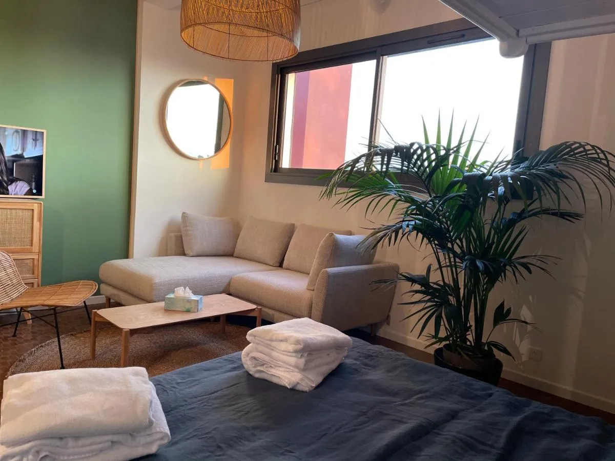 Image 4 of sous les toits de st tropez
